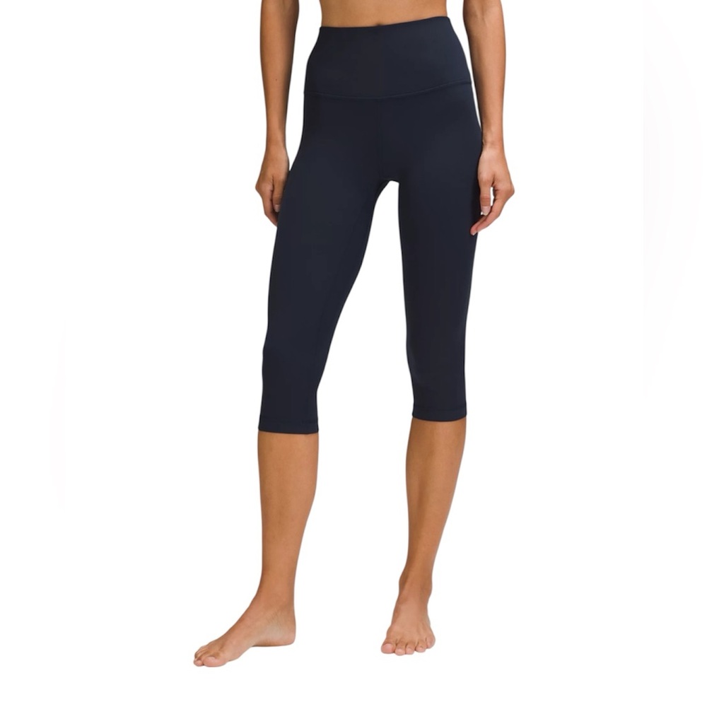 Lululemon Women’s High Rise Crop Capri Leggings Navy Blue | Size 6